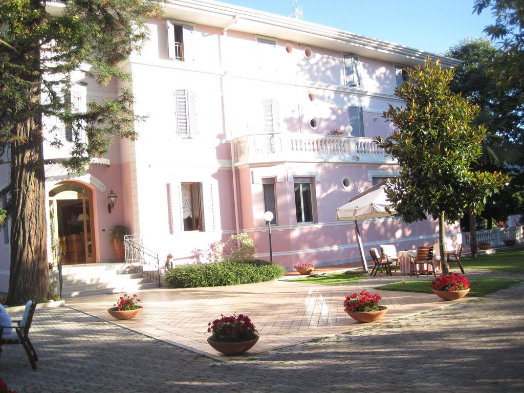 Hotel Gioia Garden Fiuggi Extérieur photo